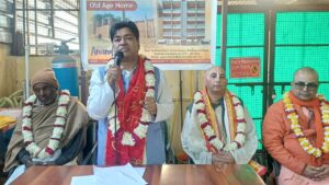 श्री कृष्ण जन्मभूमि मुक्ति न्यास के अध्यक्ष महेंद्र प्रताप सिंह एडवोकेट और साथ में संत पंडित श्यामानंद जी महाराज